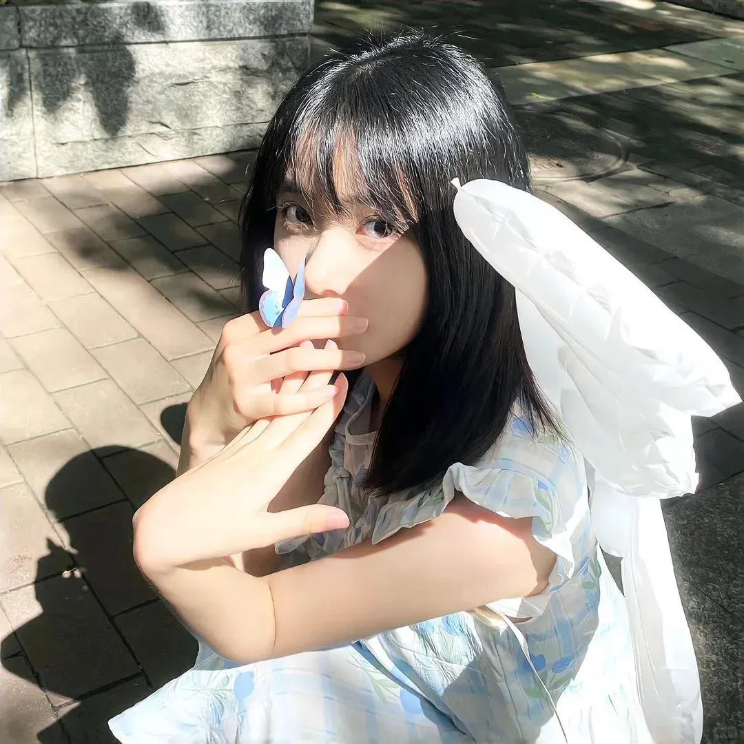 战火中的花蕾